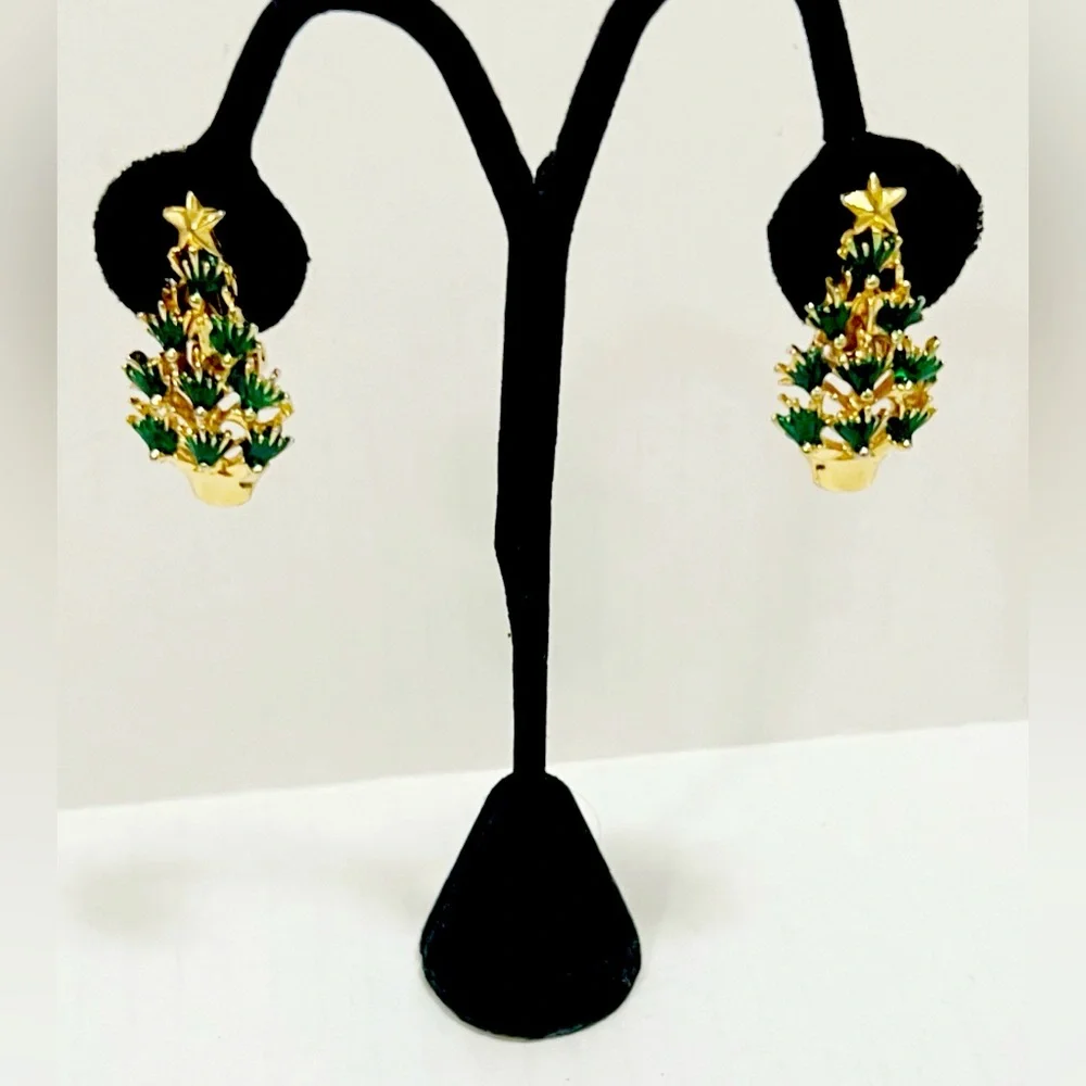 Vintage Gold tone Rhinestone Christmas Tree Clip on earrings - Picture 2 of 5